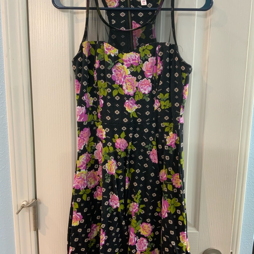 Sleeveless floral dress